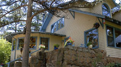 Romantic RiverSong Inn